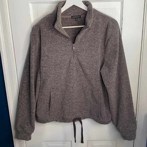 Beyond Yoga "New Terrain" sweatshirt Pullover Top in Raisin Size M - Picture 4 of 12